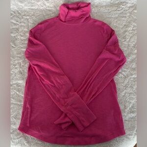 Gap Long Sleeved Hot Pink Ribbed Turtleneck in Small